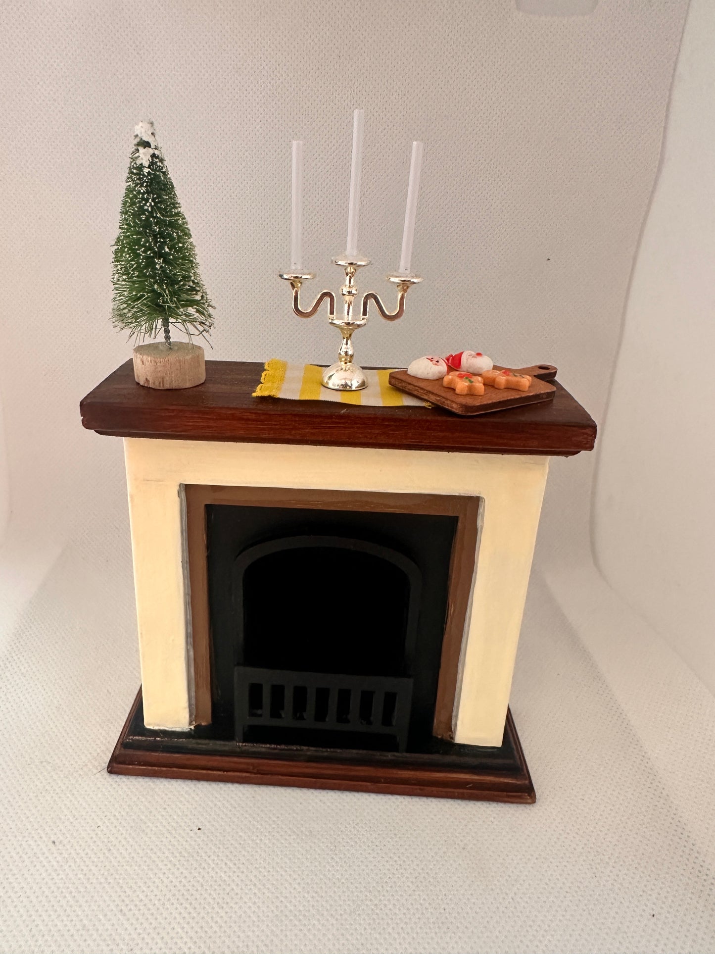 1:12 Christmas Fire Place