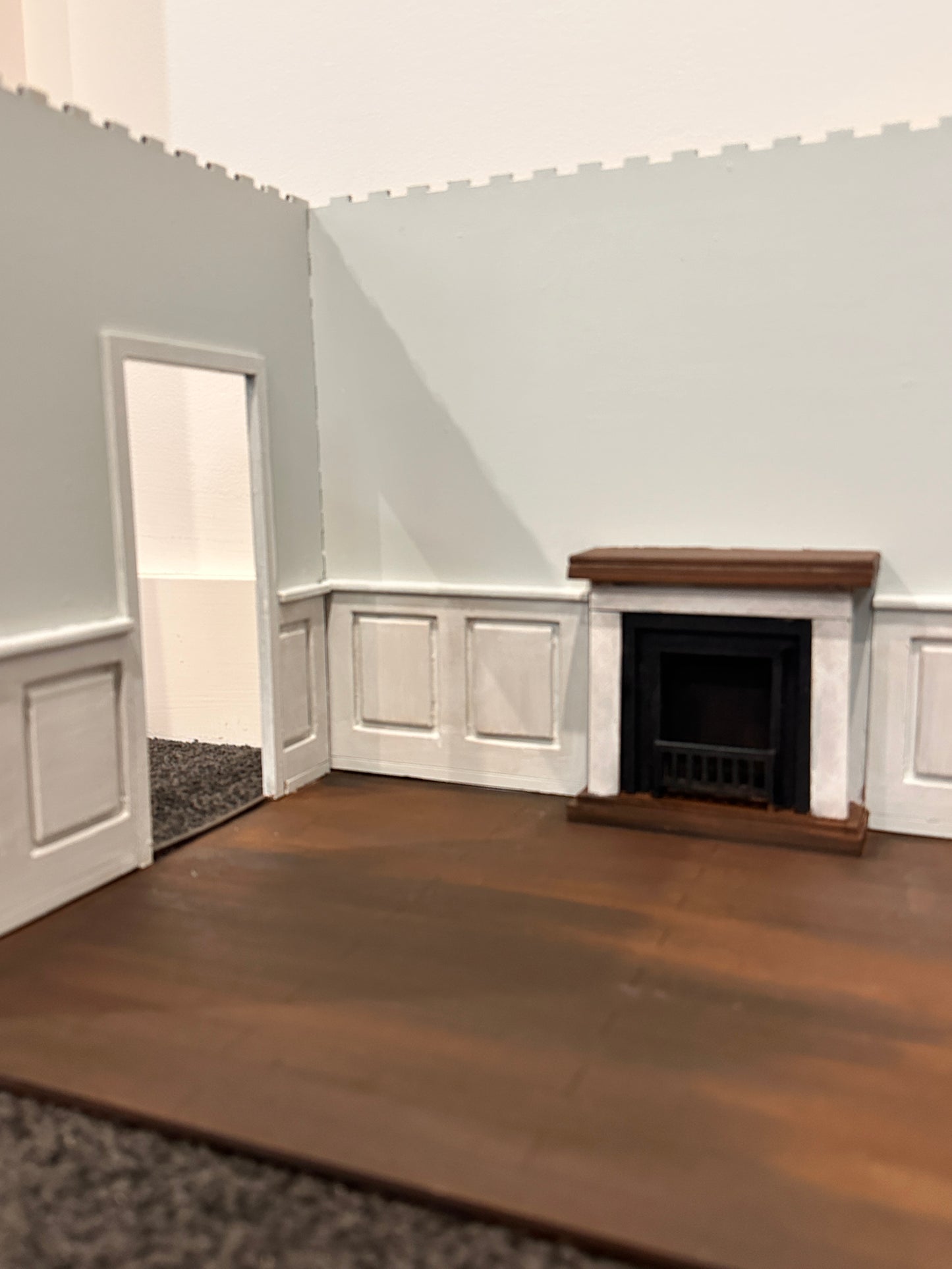 The Deluxe Bedroom Package - 1:24 Room box with fireplace and wall panels