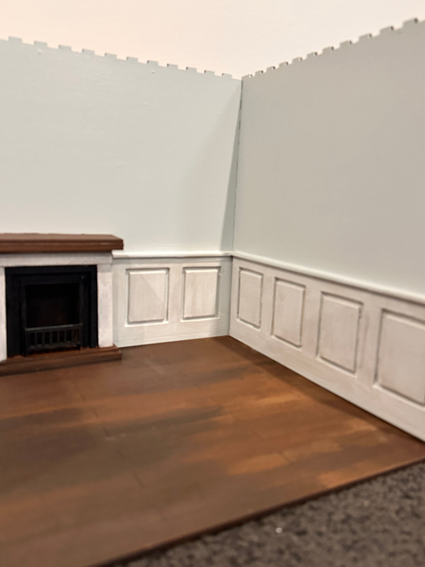 The Deluxe Bedroom Package - 1:24 Room box with fireplace and wall panels