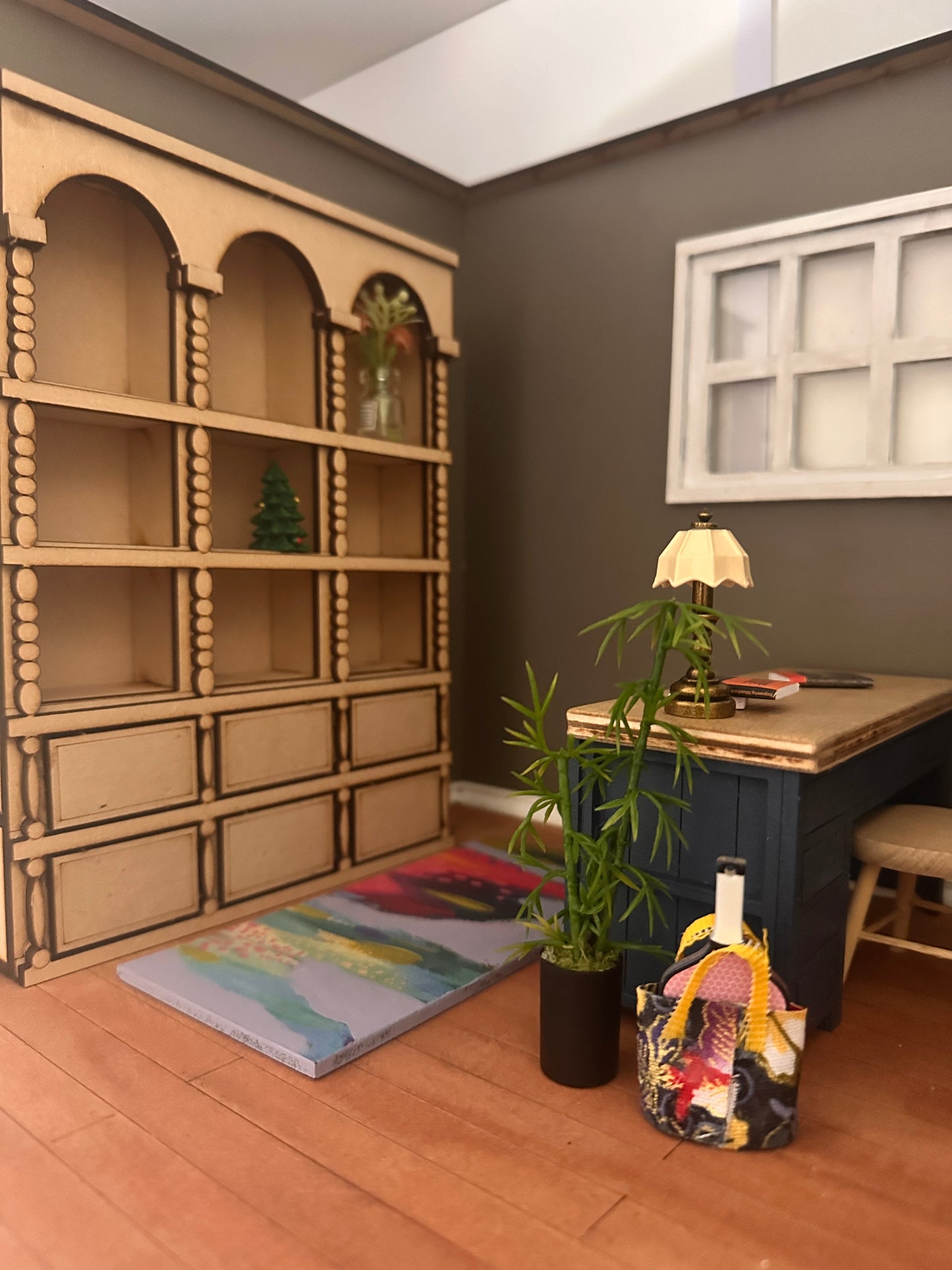 Deluxe Dollhouse Cabinets with fixed doors - 1:12