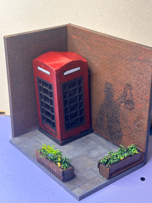 1:35 K6 British Telephone Box Diorama Kit with planter box and flowers