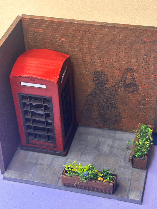 1:35 K6 British Telephone Box Diorama Kit with planter box and flowers