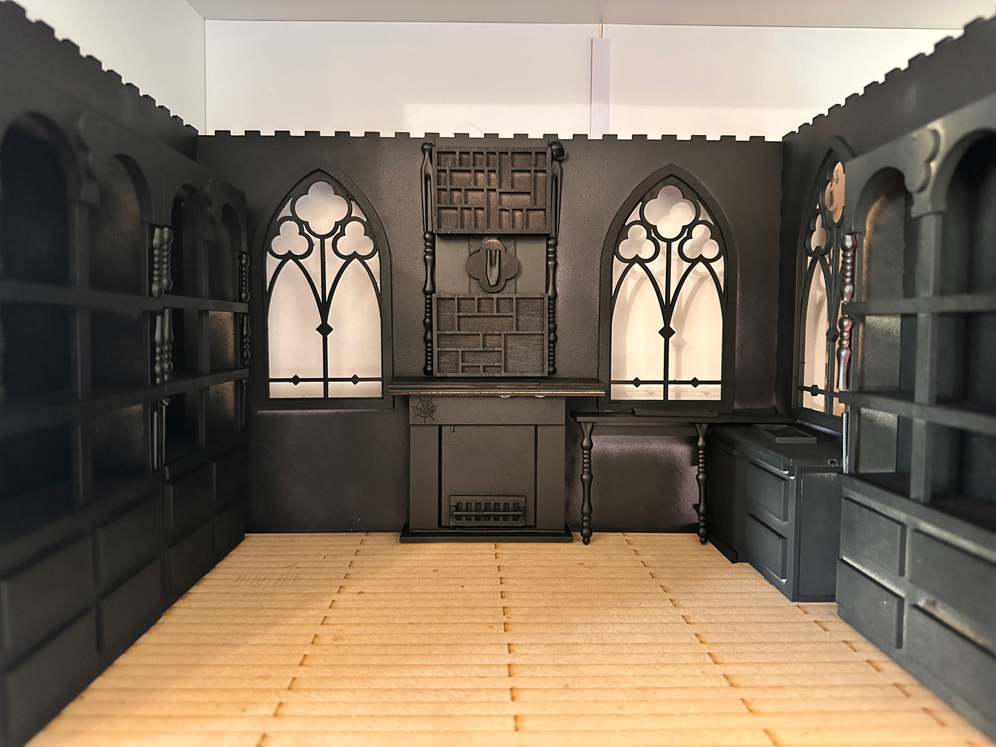The Dulux Gothic Room Box - 1:12 with fireplace and Cabinets and windows