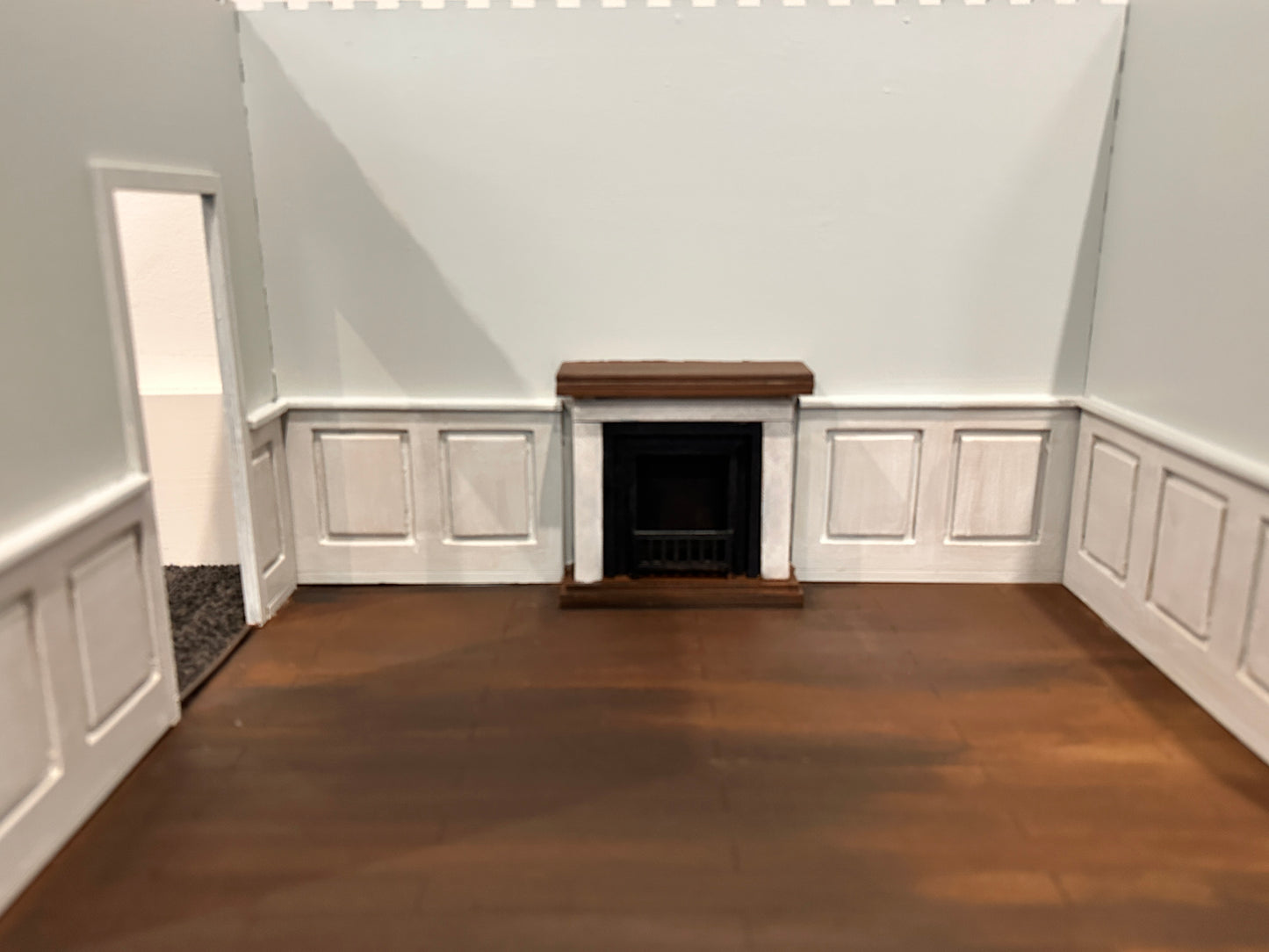 The Deluxe Bedroom Package - 1:24 Room box with fireplace and wall panels