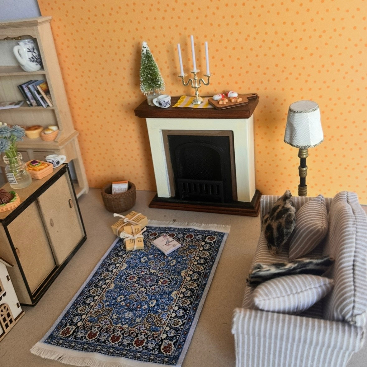 1:12 Christmas Fire Place