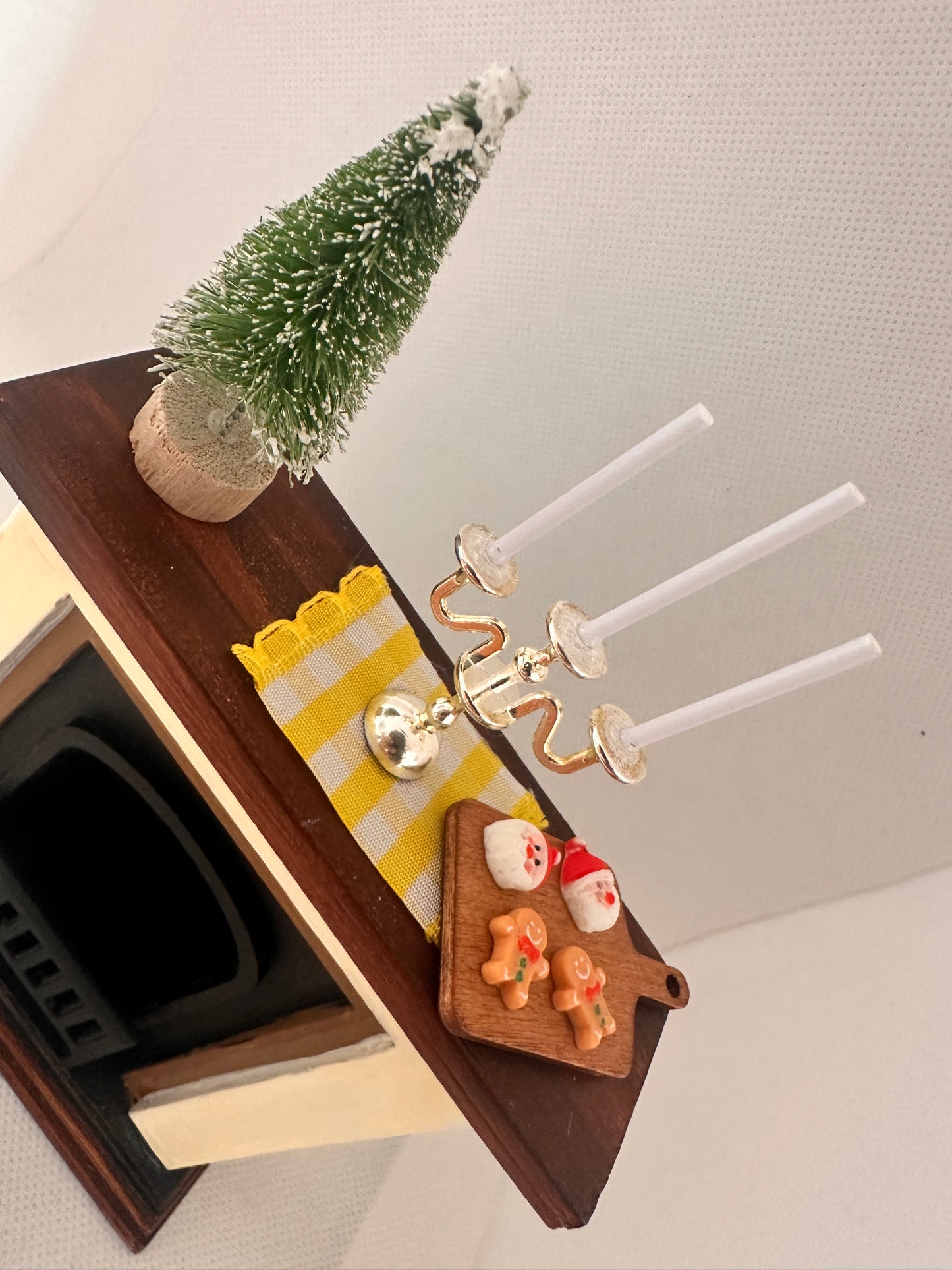 1:12 Christmas Fire Place